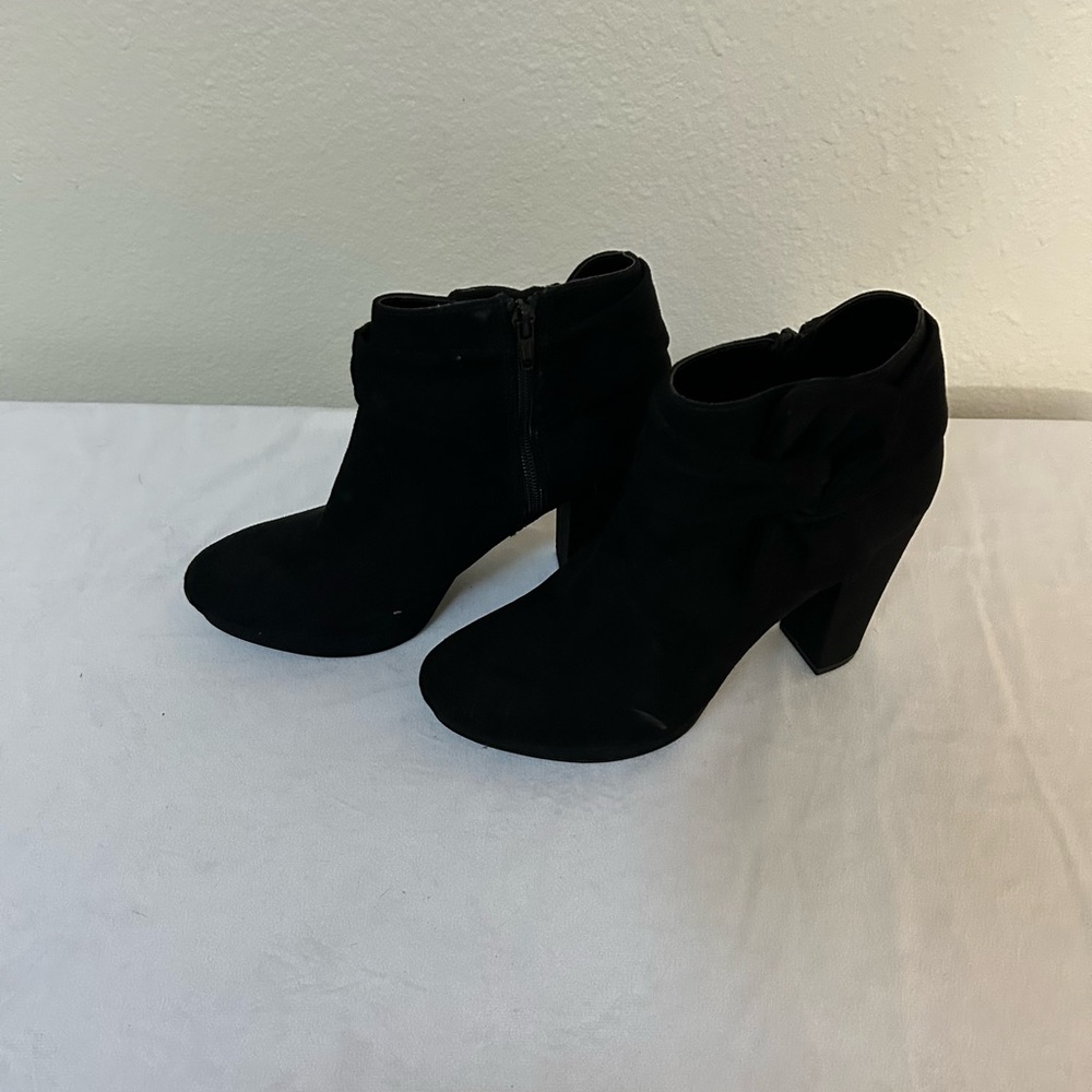 LC Lauren Conrad Elegant Black Ankle Boots